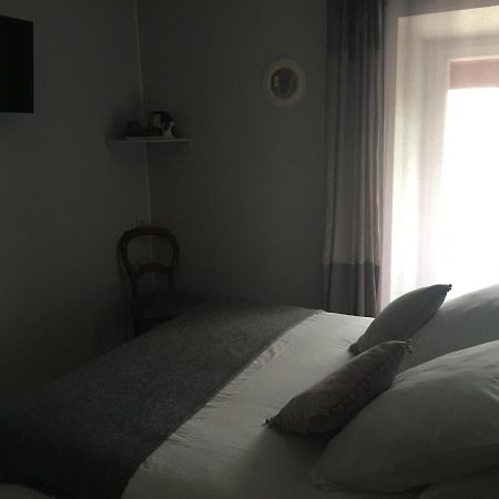 L'Un Des Sens Ξενοδοχείο Villefranche-de-Lonchat Εξωτερικό φωτογραφία