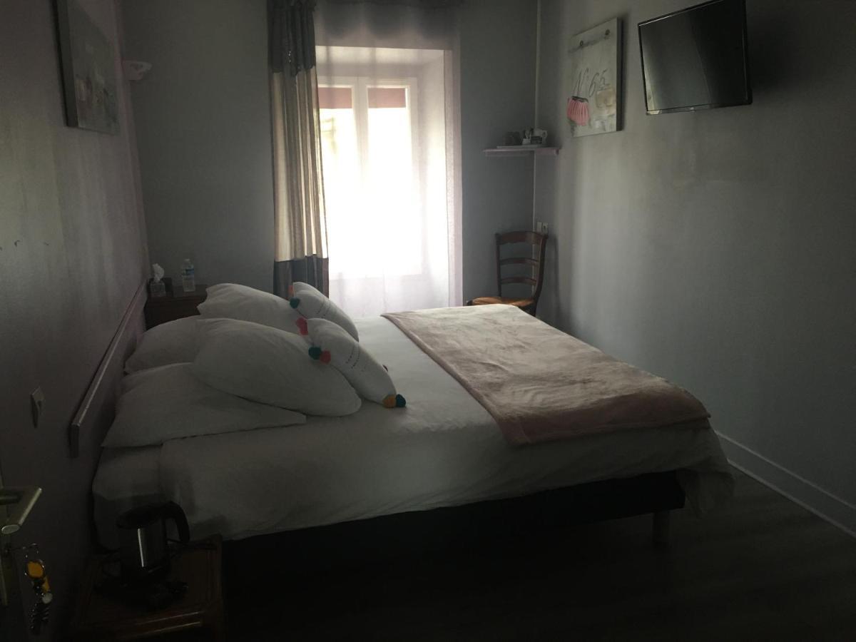 L'Un Des Sens Ξενοδοχείο Villefranche-de-Lonchat Εξωτερικό φωτογραφία